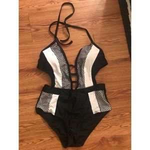Black and white one piece monokini